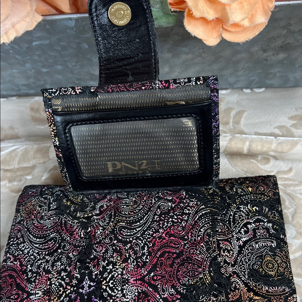 The Find Checkbook Wallet - Picture 4 of 7